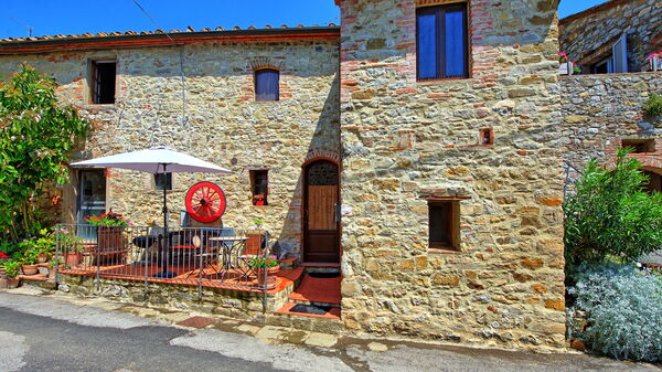 La Ruota: Sommer, Udvendige