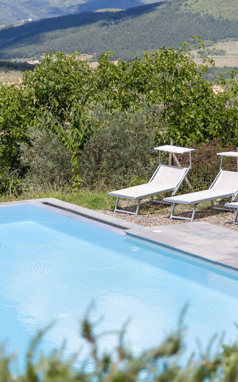 Villa Tenuta Lonciano: pool, Udendørs