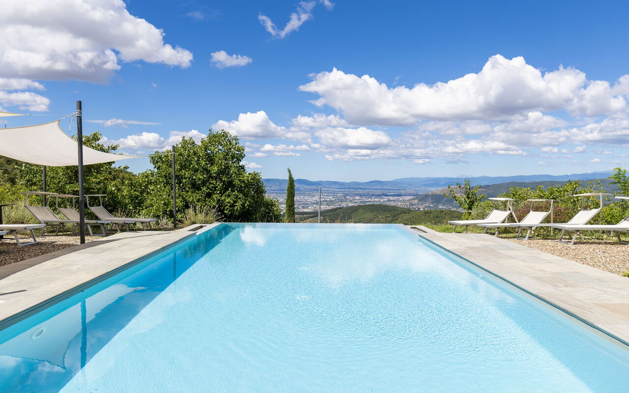 Villa Tenuta Lonciano: pool, Udendørs, Visninger