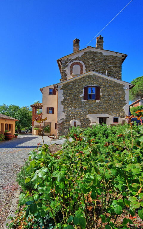 Villa Uccellaia: Have, Udendørs, Udvendige