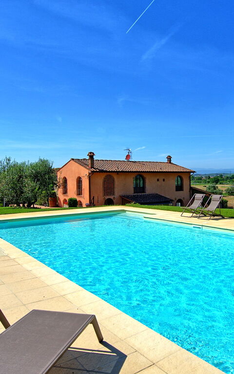 Villa Nora: pool, Sommer