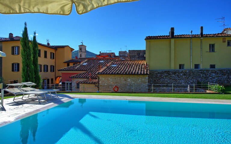 Flavia: Have, pool, Sommer, Udendørs, Udvendige, Visninger