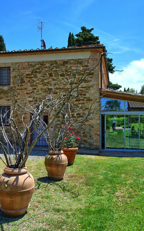 Montaione: Have, Udvendige