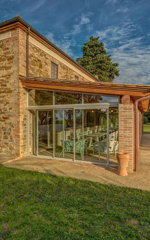 Montaione: Have, Udvendige