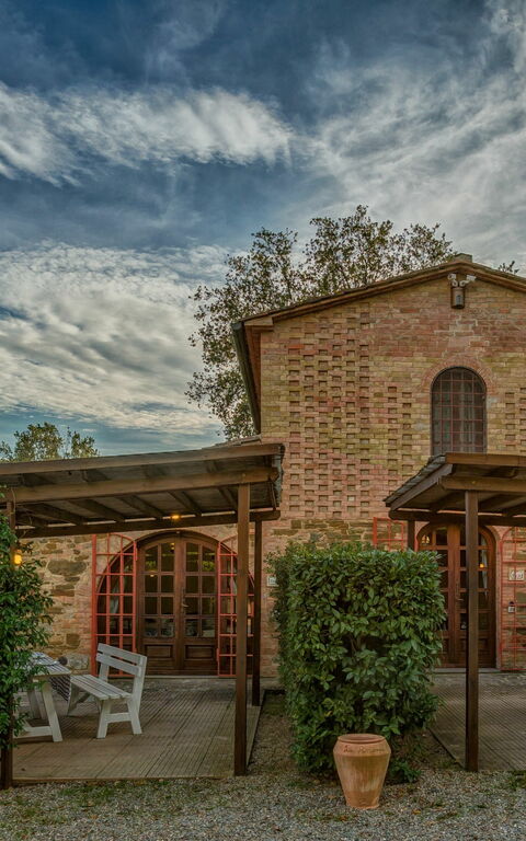 Montaione: Udvendige