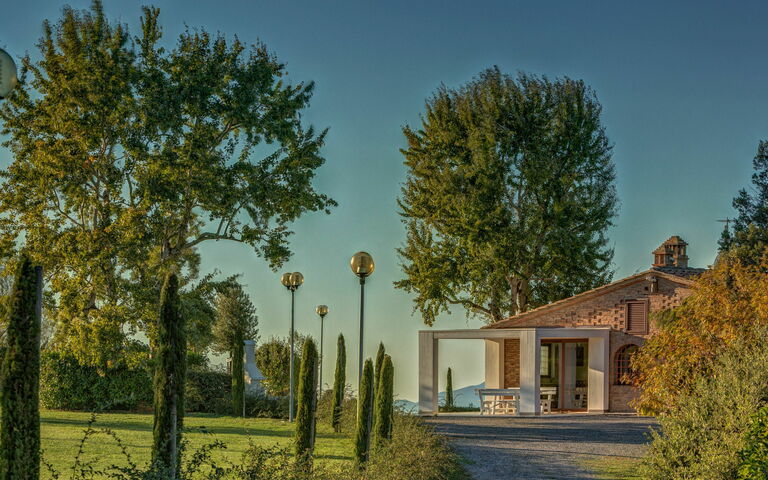 Montaione: Have, Udvendige