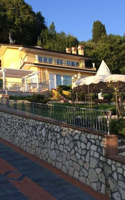 Villa Sophia: Udendørs