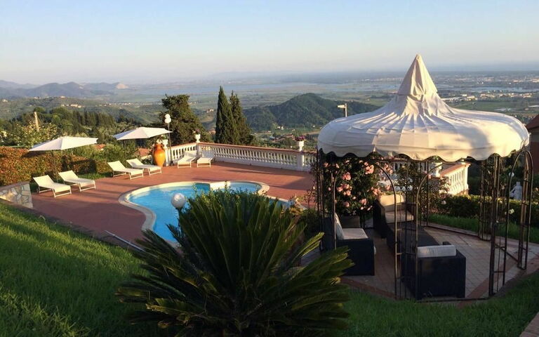 Villa Sophia: pool, Visninger