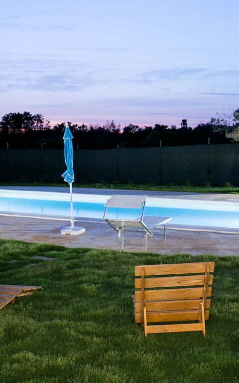 Trullo Torre Suda: Have, pool, Udendørs