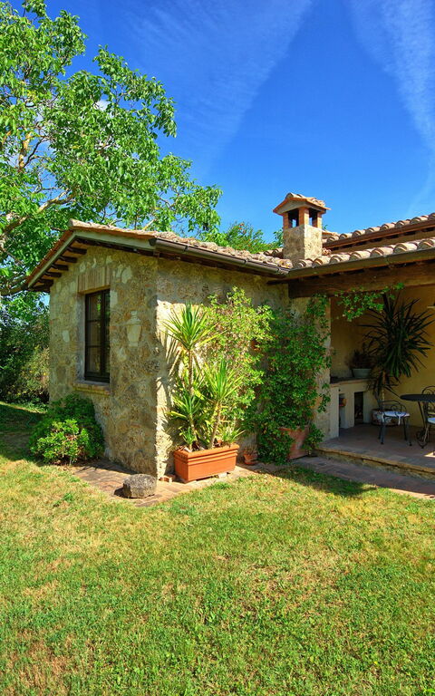 Villa Sarteano: Have, Udvendige