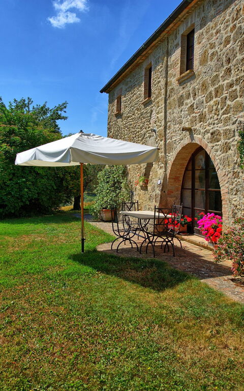 Villa Sarteano: Have, Udvendige