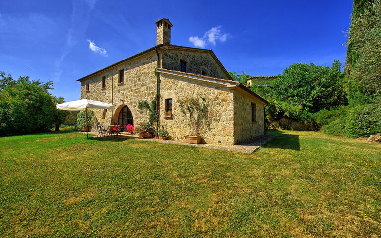 Villa Sarteano: Have, Udvendige