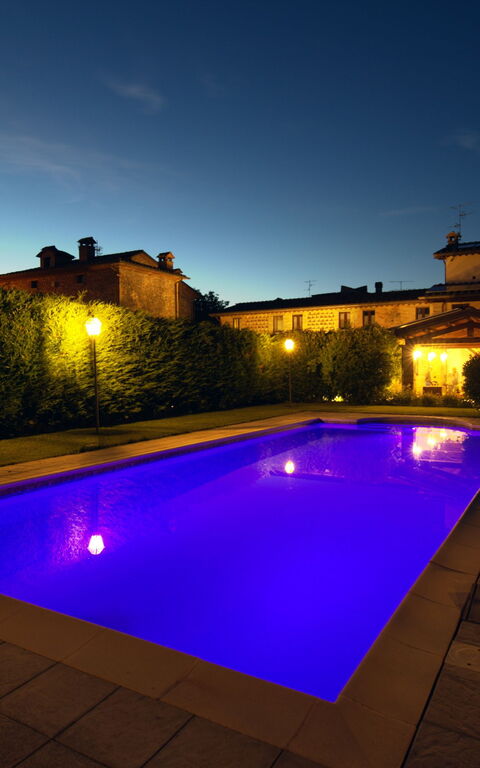 Casale Tiziano: Have, pool, Udendørs