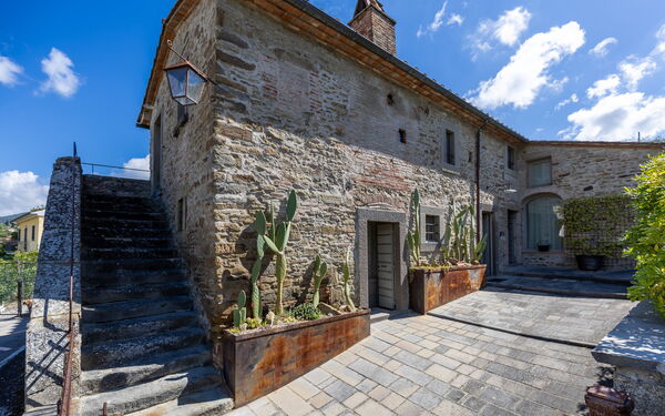Casa la Fonte: Udendørs, Udvendige