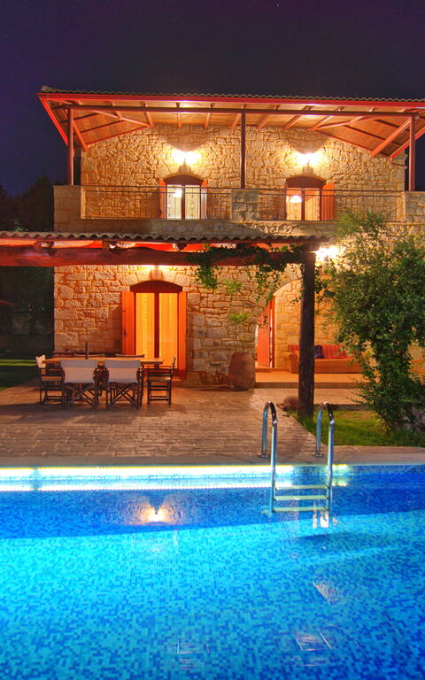 Villa Vrisses: Udendørs