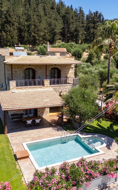 Villa Vrisses: Have, pool, Udendørs, Udvendige, Visninger
