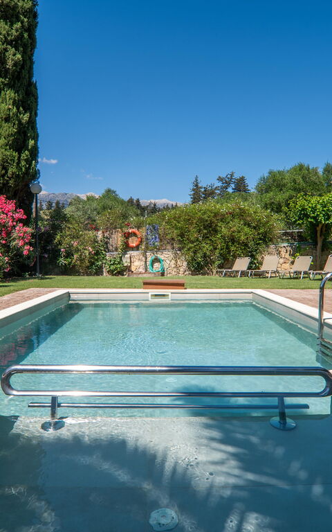 Villa Vrisses: Have, pool, Udendørs, Udvendige