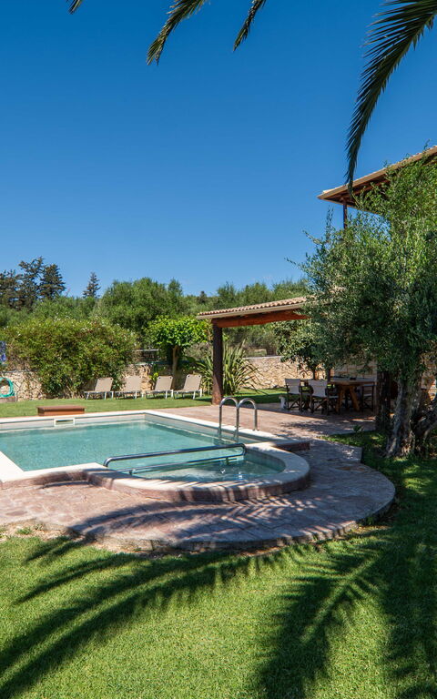 Villa Vrisses: Have, pool, Udendørs, Udvendige
