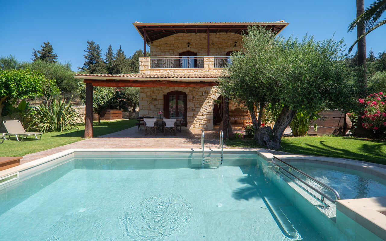 Villa Vrisses: Have, pool, Udendørs, Udvendige