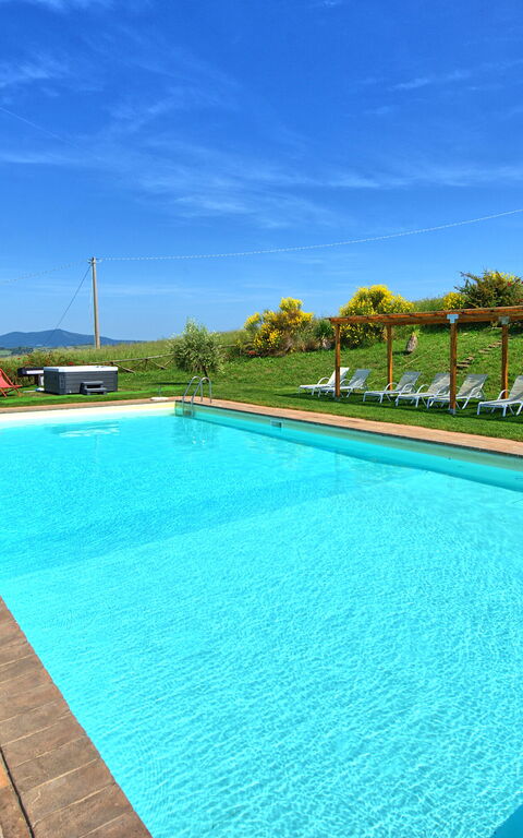 Casale Santa Francesca: Have, pool, Udendørs