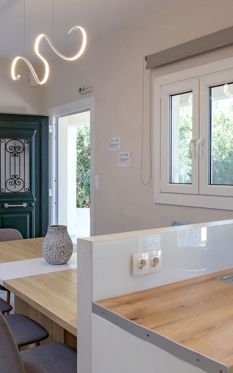 Beachfront Villa Seasun: Frokostlokale, Køkken