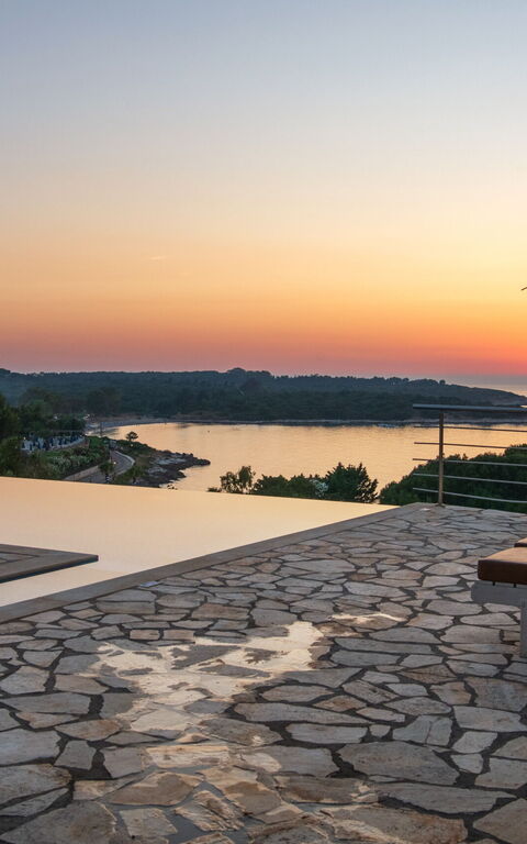 Beachfront Villa Seasun: pool, Udendørs, Visninger