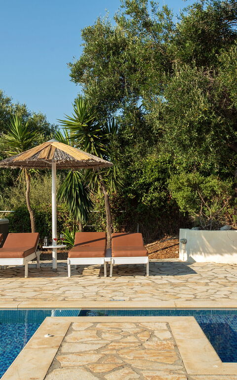 Beachfront Villa Seasun: pool, Udendørs