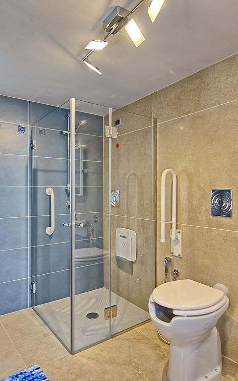 Lamia Santo Arcangelo: Badeværelse