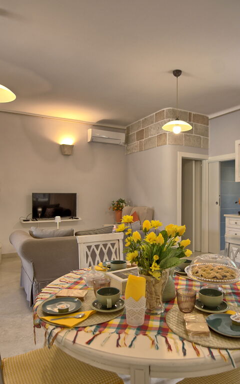 Lamia Santo Arcangelo: Frokostlokale, Køkken, Stue