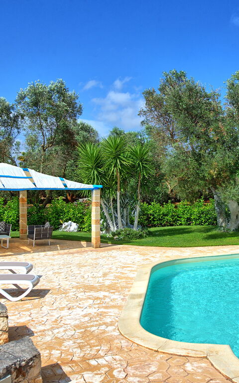 Lamia Santo Arcangelo: Have, pool, Udendørs