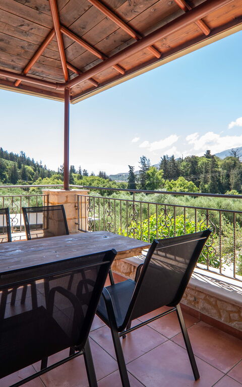 Villa Nipos: Udendørs, Udvendige