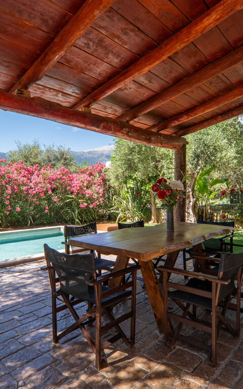 Villa Nipos: pool, Udendørs, Udvendige
