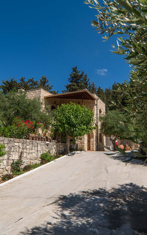 Villa Nipos: Hovedindgang, Udendørs, Udvendige