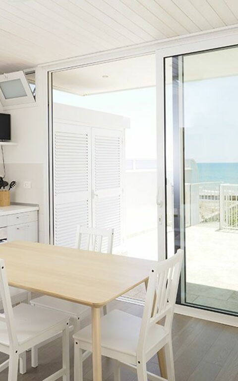 Villa Ariel: Frokostlokale, Køkken, Stue