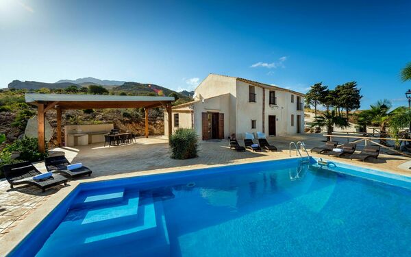 Villa le Muse: pool, Udendørs