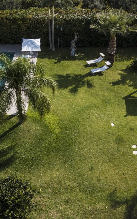 Villa Denari: Have, Udendørs