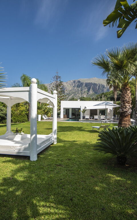 Villa Denari: Have, Udendørs