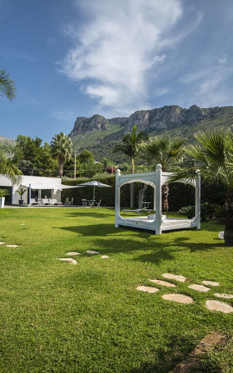 Villa Denari: Have, Udendørs