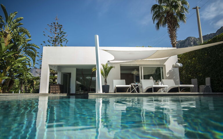 Villa Denari: pool, Udendørs