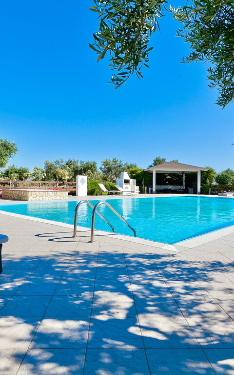 Tenutersa: pool, Udendørs, Udvendige