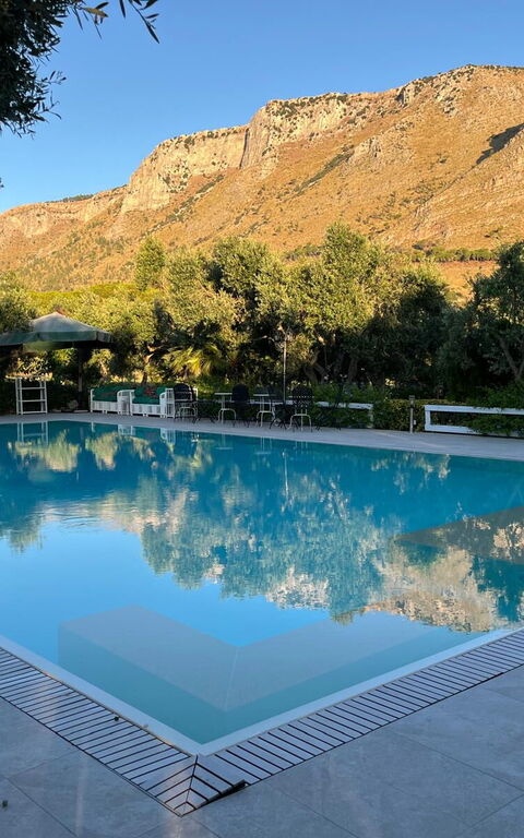 Tenutersa: pool, Udendørs, Udvendige