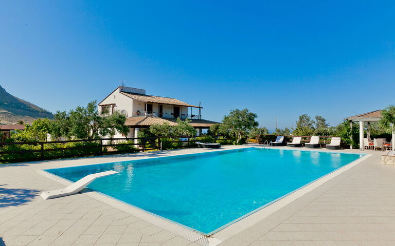 Tenutersa: pool, Udendørs, Udvendige