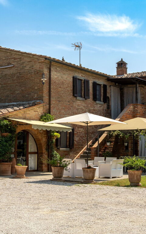 Casale Miro: Udendørs, Udvendige