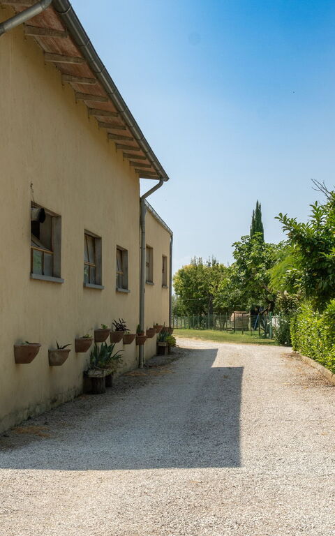 Casale Miro: Udendørs, Udvendige