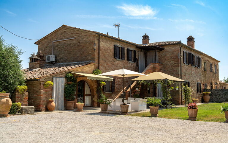 Casale Miro: Udendørs, Udvendige