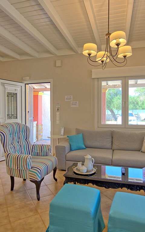 Beach Villa Joanna: Frokostlokale, Køkken, Stue