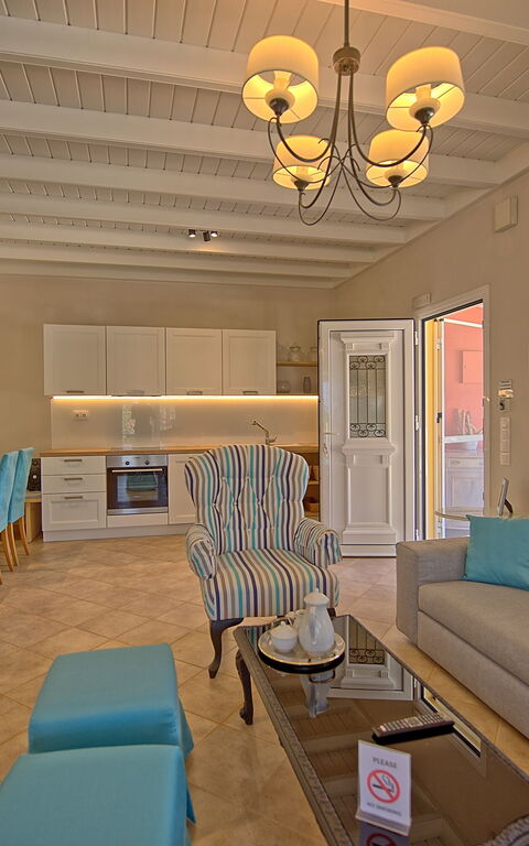 Beach Villa Joanna: Frokostlokale, Køkken, Stue