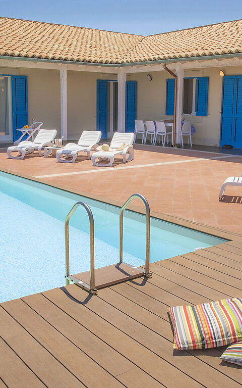 Villa Ala: pool, Udendørs