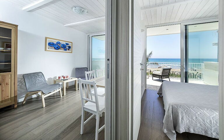 Feriebolig Marina: Frokostlokale, soveværelse, Stue