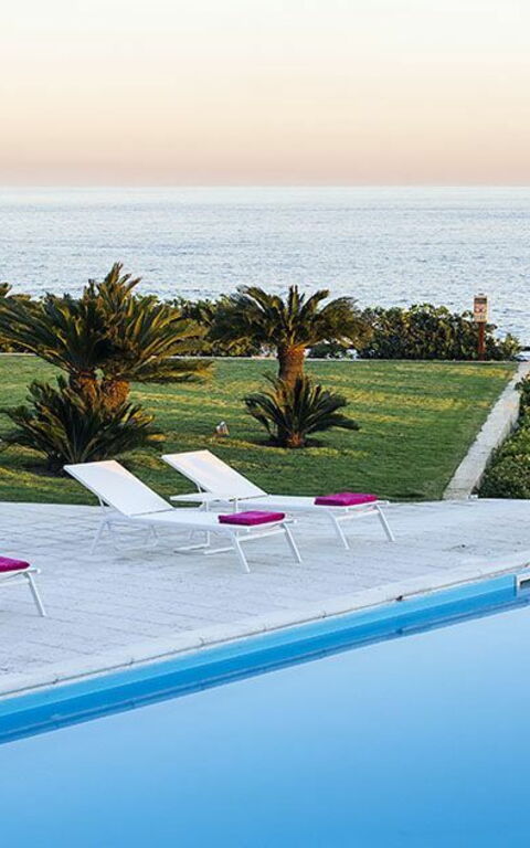 Blu Moon: Have, pool, Udendørs, Visninger